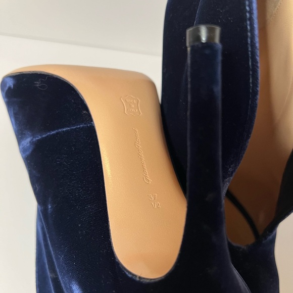 Gianvito Rossi Velvet U Cut Peep Toe Ankle Bootie, Size 37.5 - Picture 7 of 9